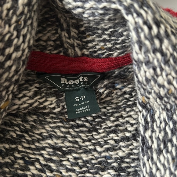 Cozy Black and White Sweater with Red Accents - Picture 2 of 3